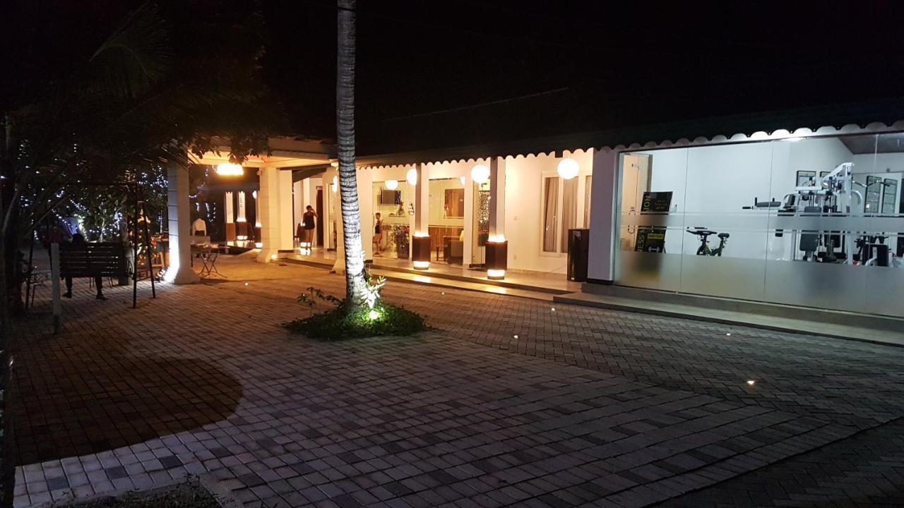 Clove Transit Hotel Kotugoda Exterior foto